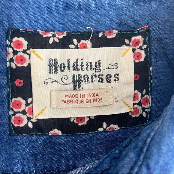Holding Horses Anthropologie denim corduroy floral embroidered top tunic. Size 0 - Picture 10 of 10